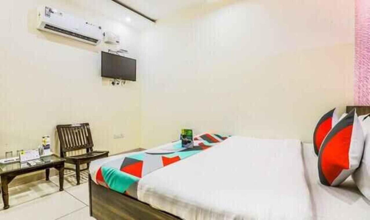 Hotel Fabexpress Mayank Palace Chandigarh