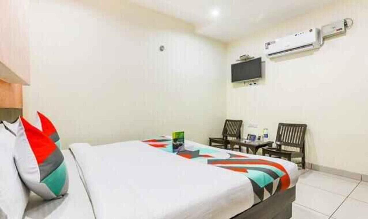 Fabexpress Mayank Palace Hotel